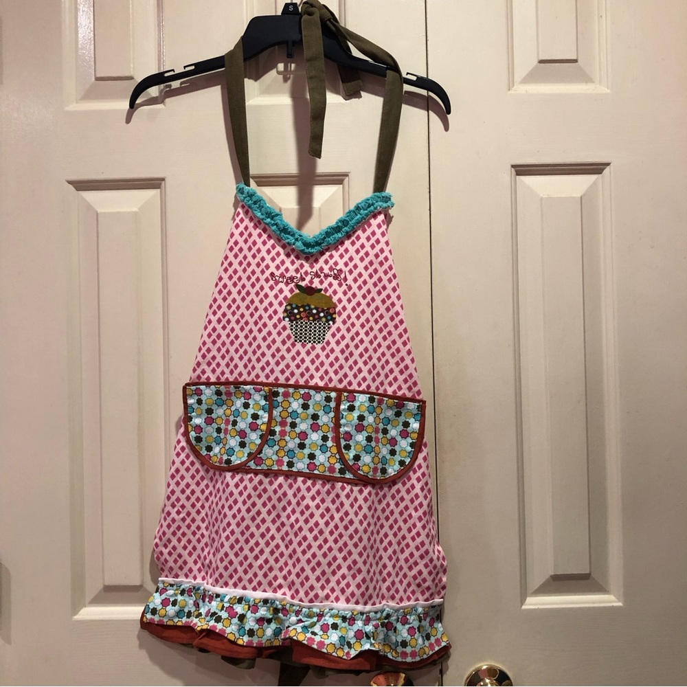 Girls MU Kitchen Baker Apron OS